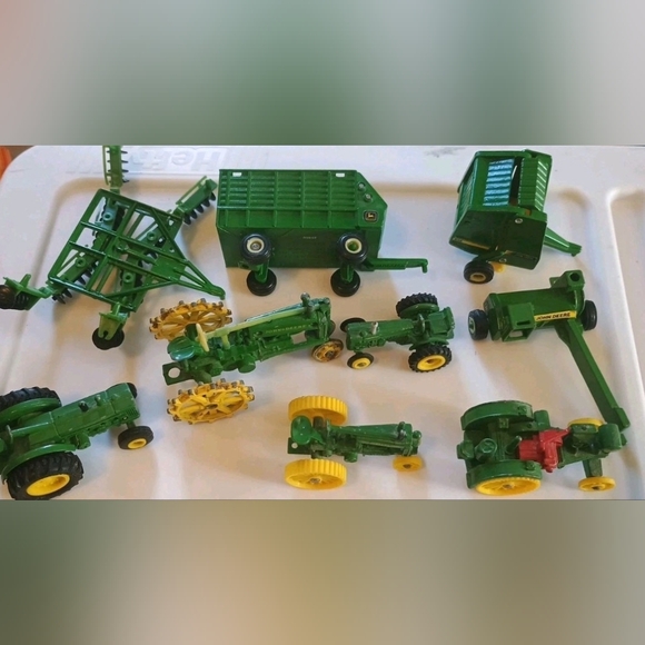 Lot Of 9 Ertl John Deere 1/64 Diecast Antique Tractors And Equipment - Picture 1 of 14